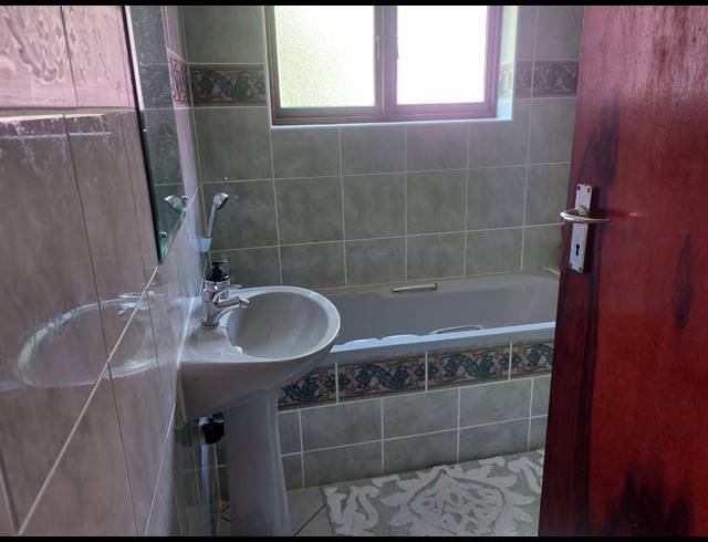 2 BEDROOM APARTMENT FOR SALE IN UVONGO